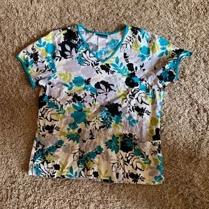 🌹 Cherokee Scrub Top Size L